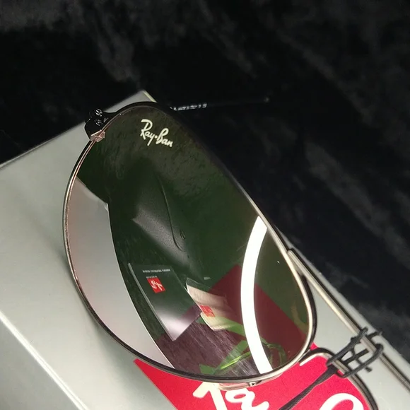 NEW!!!Ray-Ban Aviator Sun Glasses - Picture 4 of 9